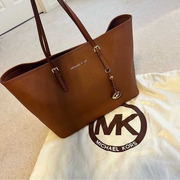 Michael Korrs Jet set tote - Picture 9 of 10